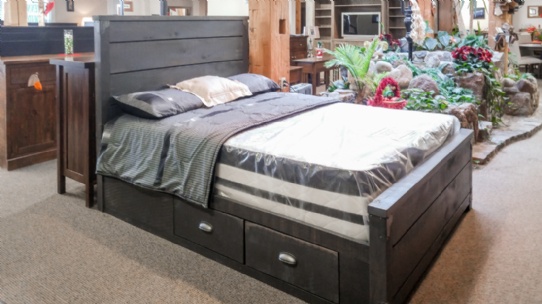 Hoover 4 Drawer Condo Bed With Metal Corners Mennonite Furniture Ontario at Lloyd's Furniture Gallery in Schomberg